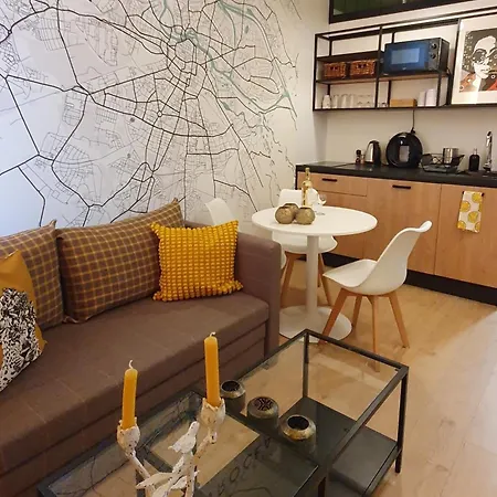 Hotel apartamentowy Travel&sleep Airport Zarembowicza